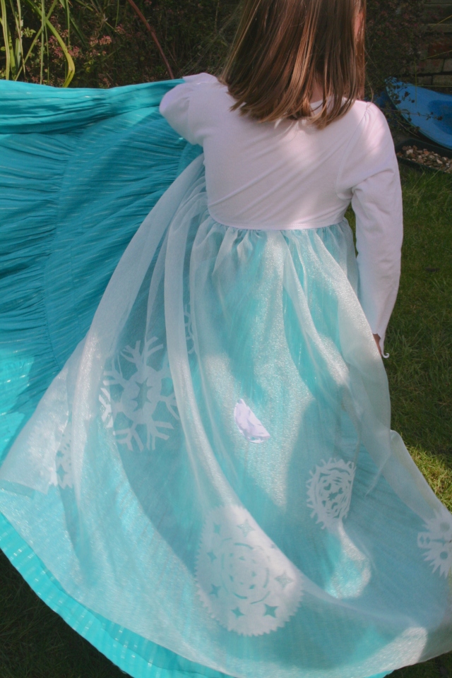 Elsa dress twirl back edited